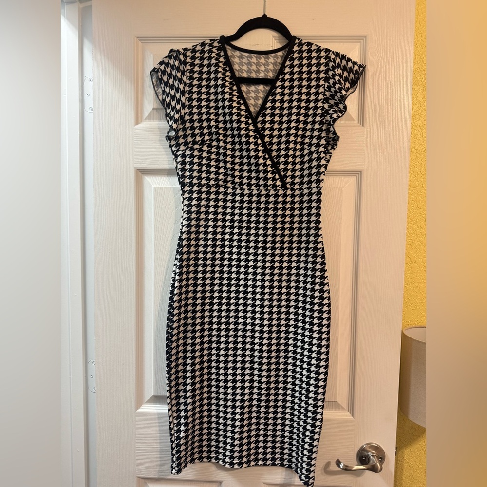 SHEIN Monochrome Houndstooth Midi Dress